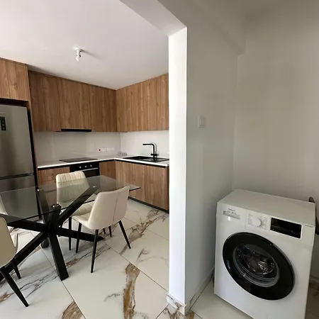Whthegroundnest Apartman *